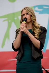 Выступает Елена Дементьева